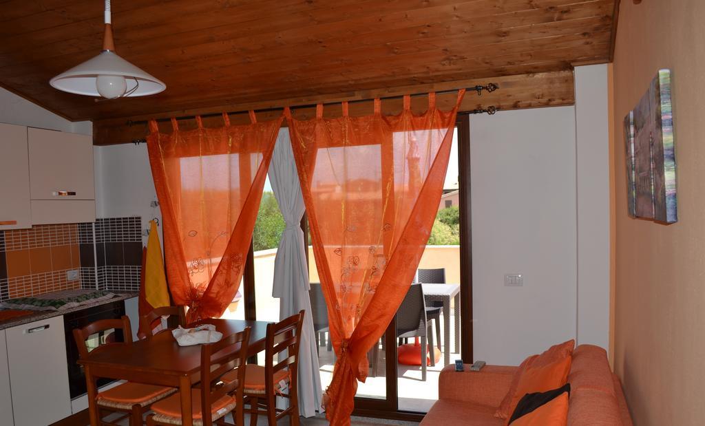 Apartments Mimose Badesi Pokój zdjęcie
