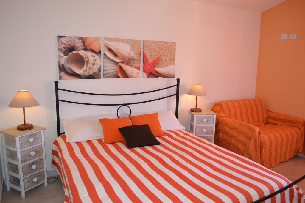 Apartments Mimose Badesi Zewnętrze zdjęcie