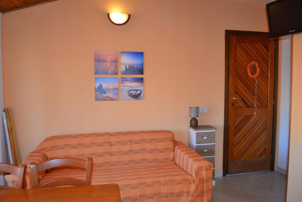 Apartments Mimose Badesi Zewnętrze zdjęcie