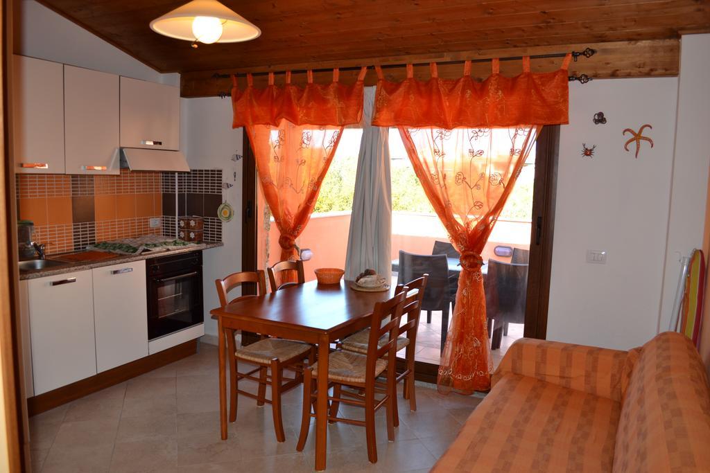 Apartments Mimose Badesi Zewnętrze zdjęcie