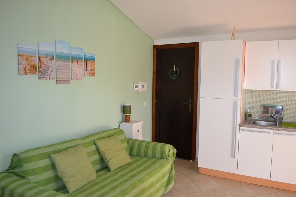 Apartments Mimose Badesi Zewnętrze zdjęcie
