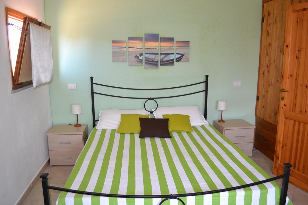 Apartments Mimose Badesi Zewnętrze zdjęcie