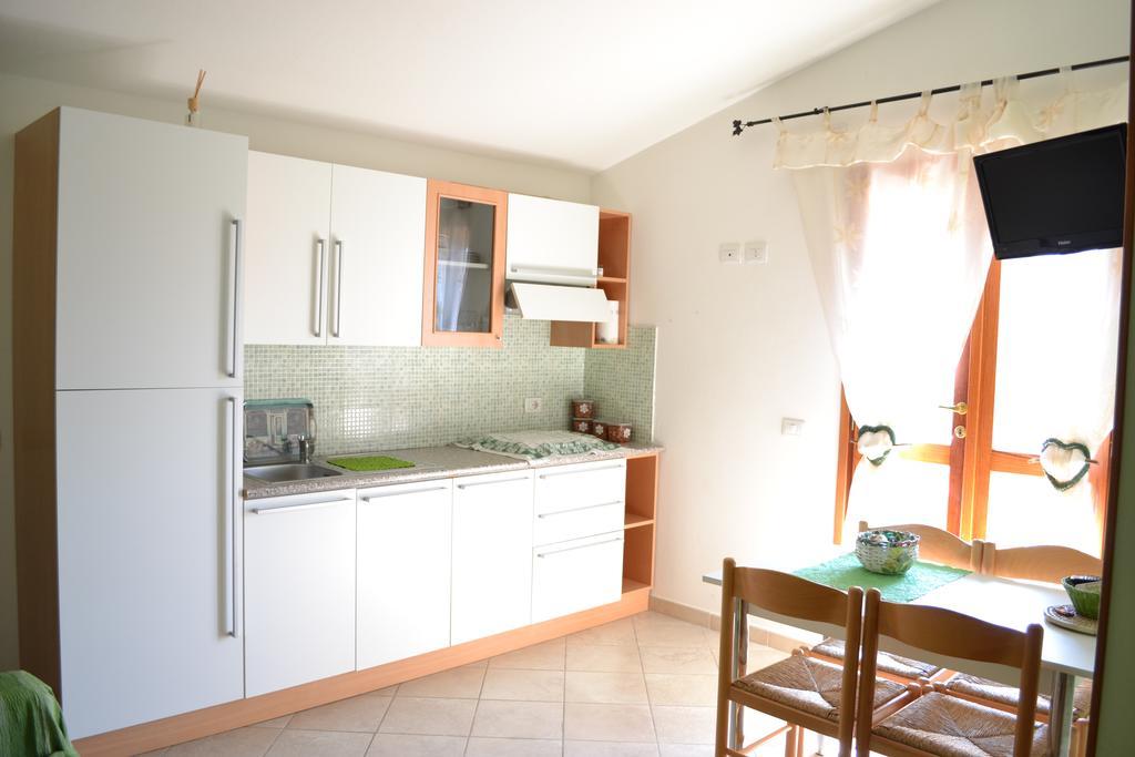 Apartments Mimose Badesi Zewnętrze zdjęcie