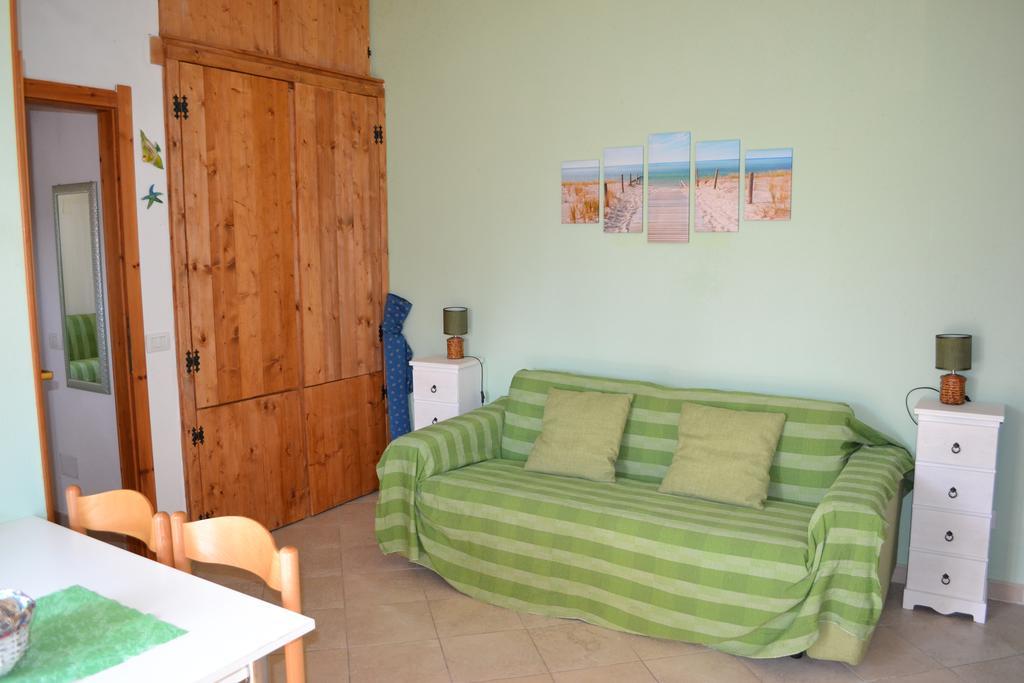Apartments Mimose Badesi Zewnętrze zdjęcie