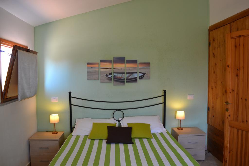 Apartments Mimose Badesi Zewnętrze zdjęcie